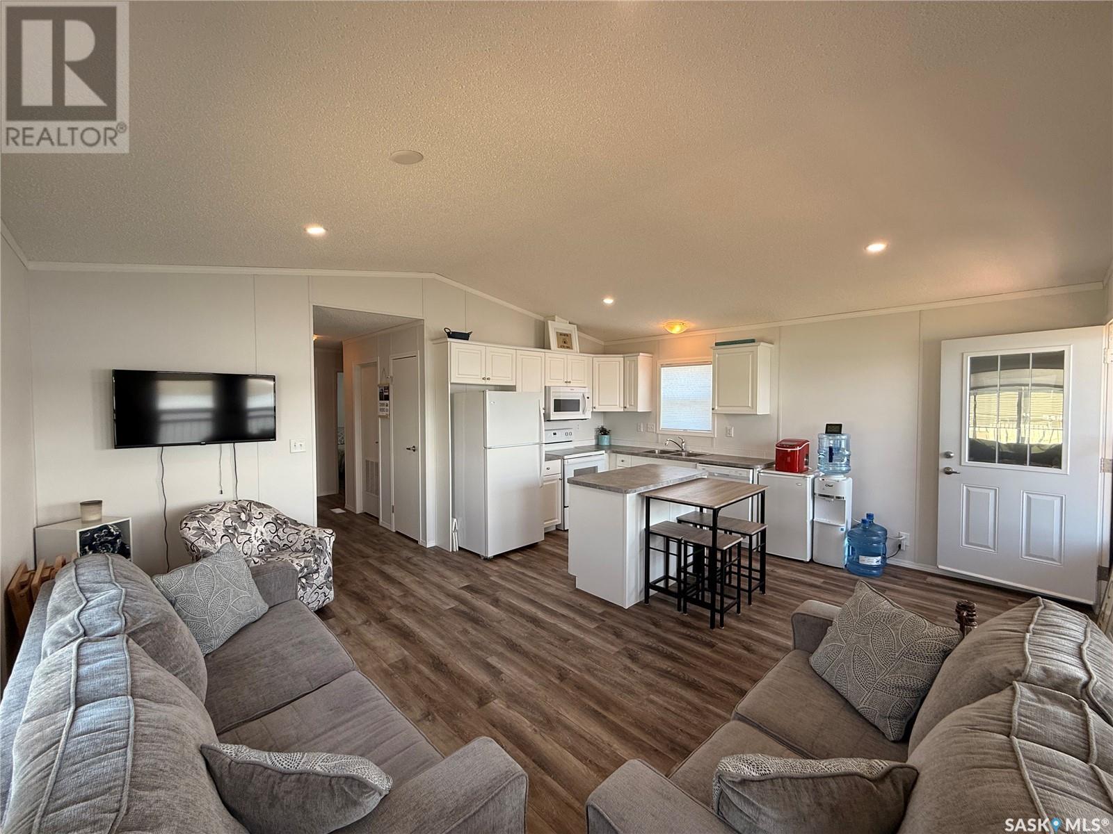 Photo 7 of 11 Lakeview Drive, Webb Rm No 138 SK