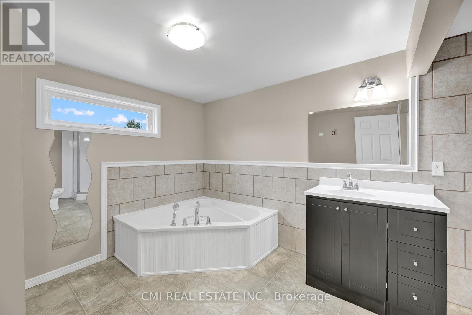 Photo 14 of 5840 Telfer Road, Sarnia ON