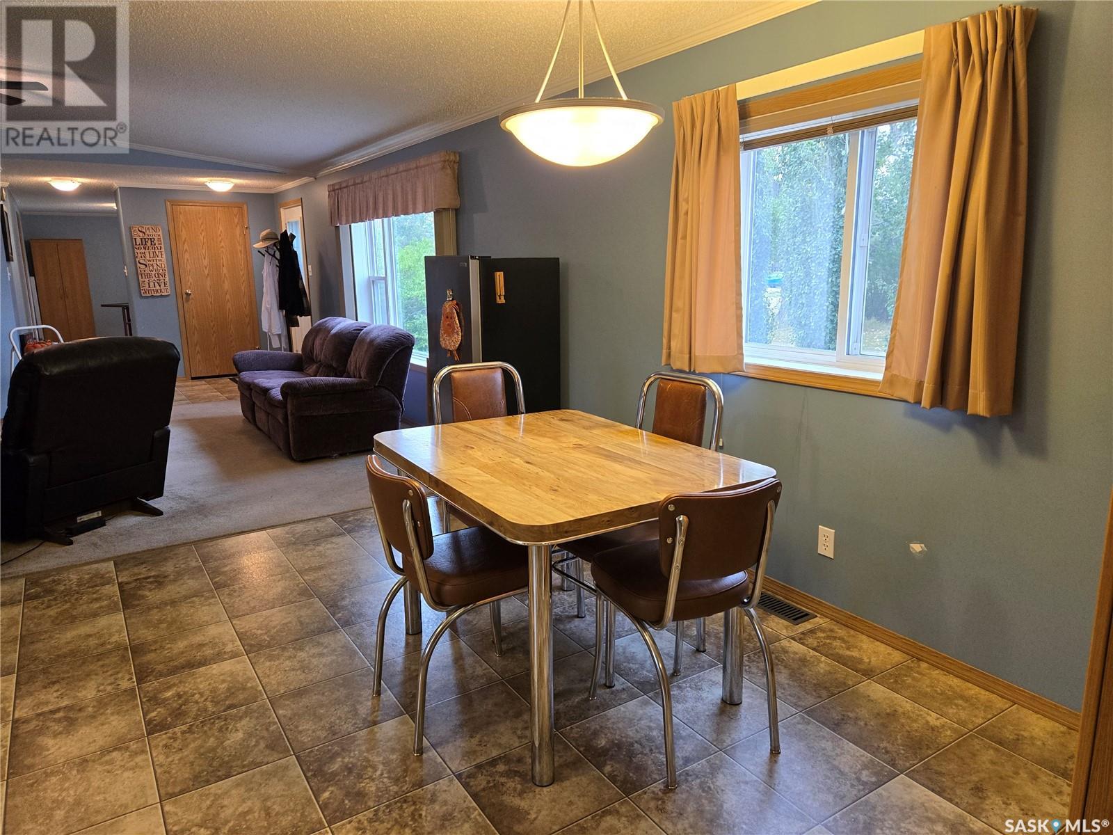 Photo 11 of 112 2nd Avenue, Macrorie SK