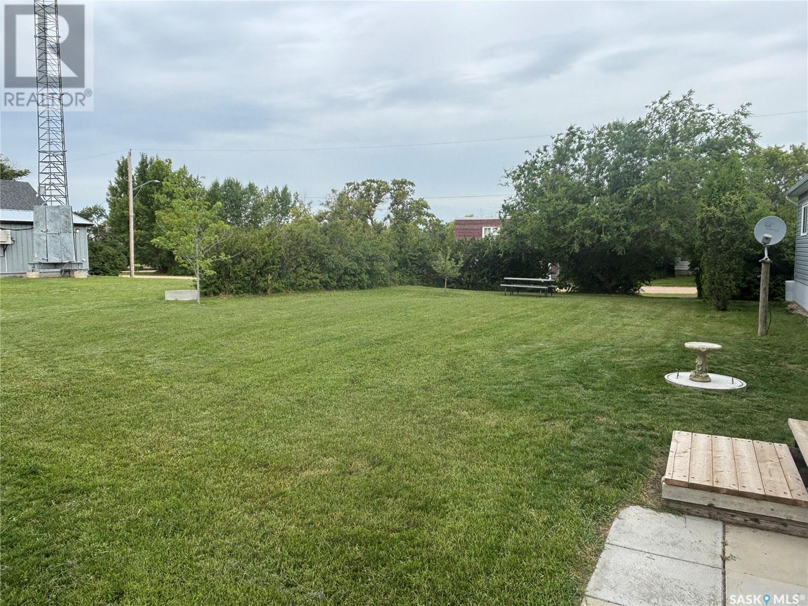 Photo 24 of 112 2nd Avenue, Macrorie SK