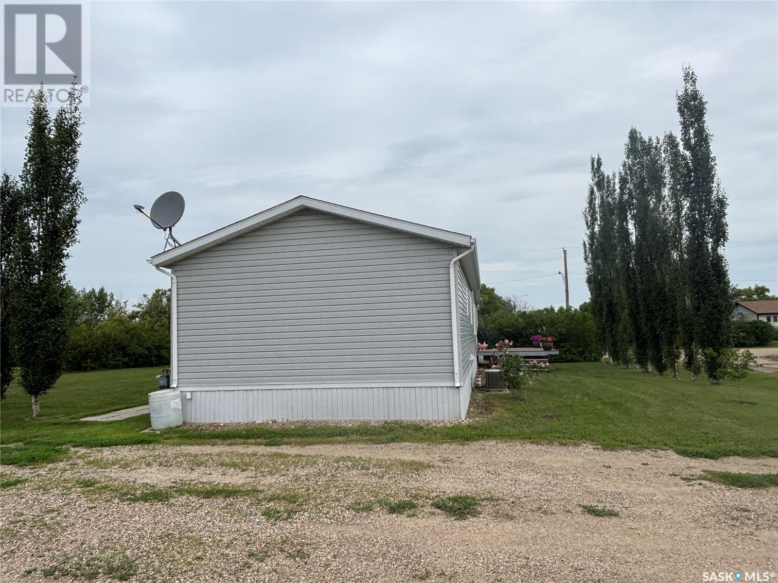 Photo 29 of 112 2nd Avenue, Macrorie SK