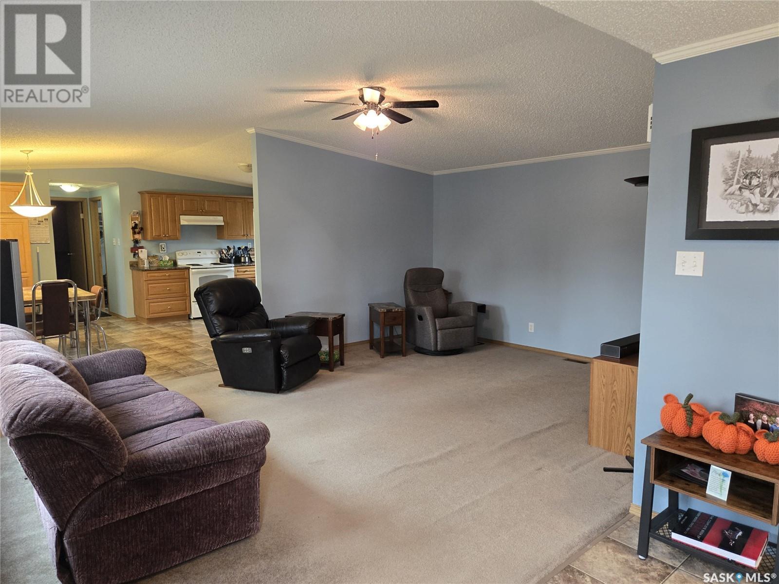 Photo 3 of 112 2nd Avenue, Macrorie SK