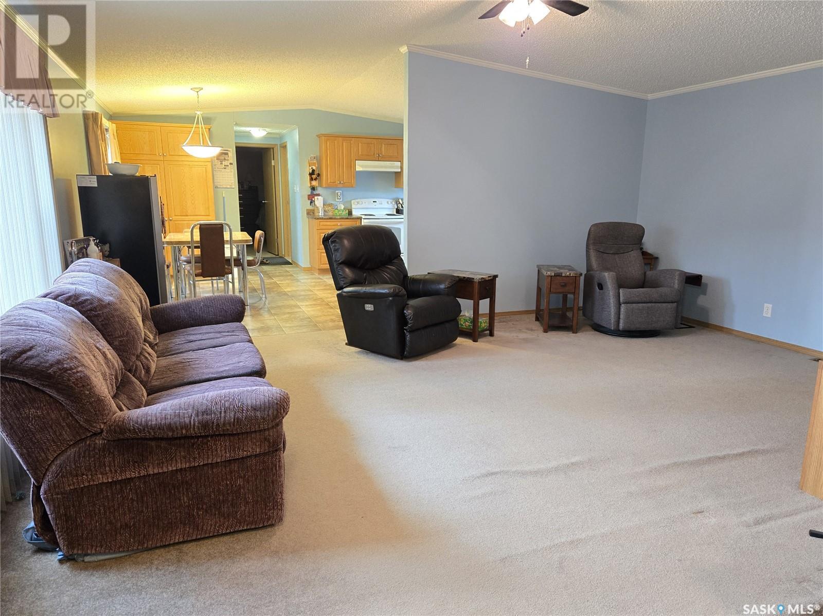 Photo 4 of 112 2nd Avenue, Macrorie SK
