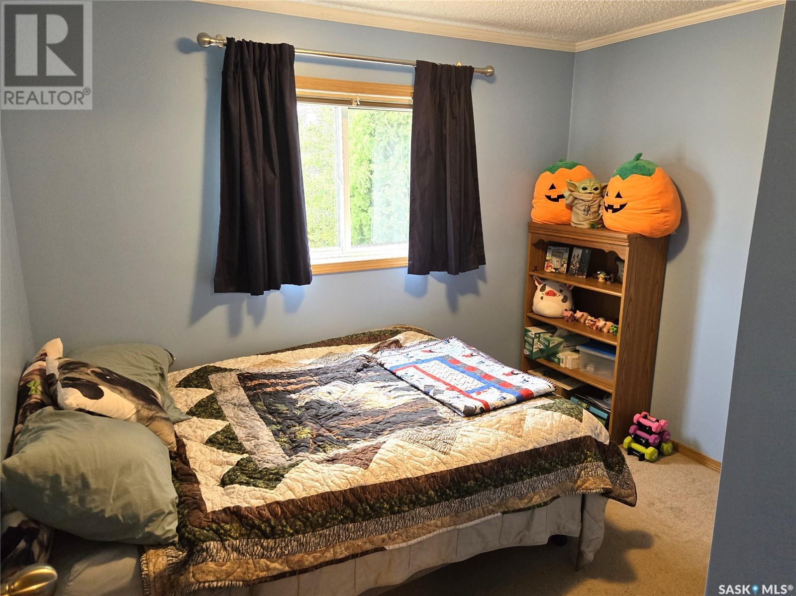 Photo 9 of 112 2nd Avenue, Macrorie SK