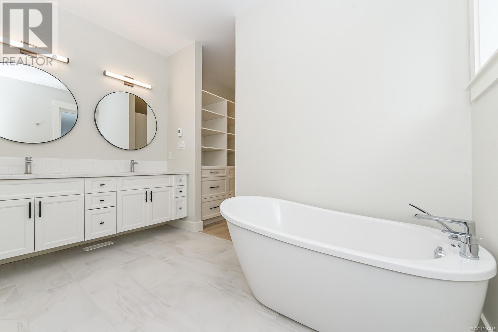 1834 Crown Isle Blvd, Courtenay