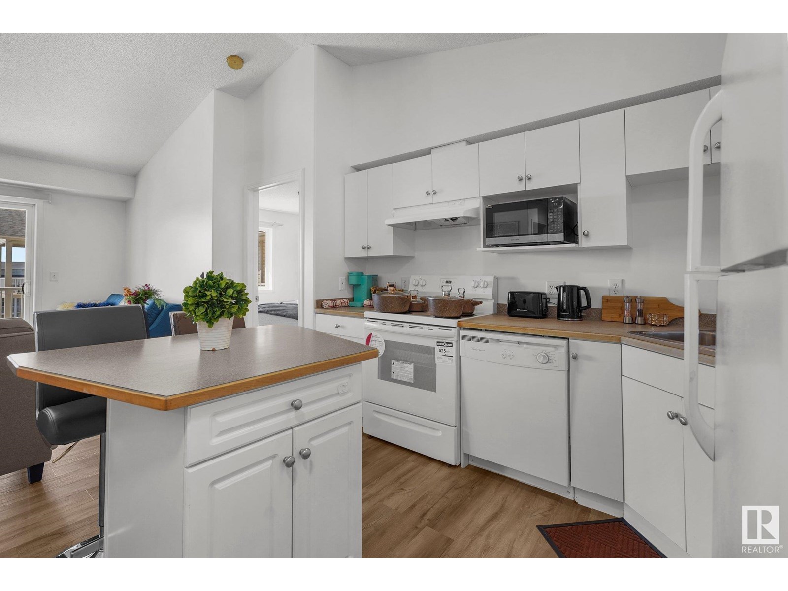 Photo 15 of 502 7511 171 St Nw, Edmonton AB