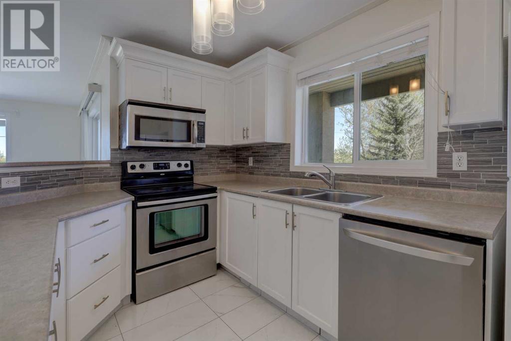Single Family House for Sale in   Citadel Meadow Point NW Citadel Calgary 