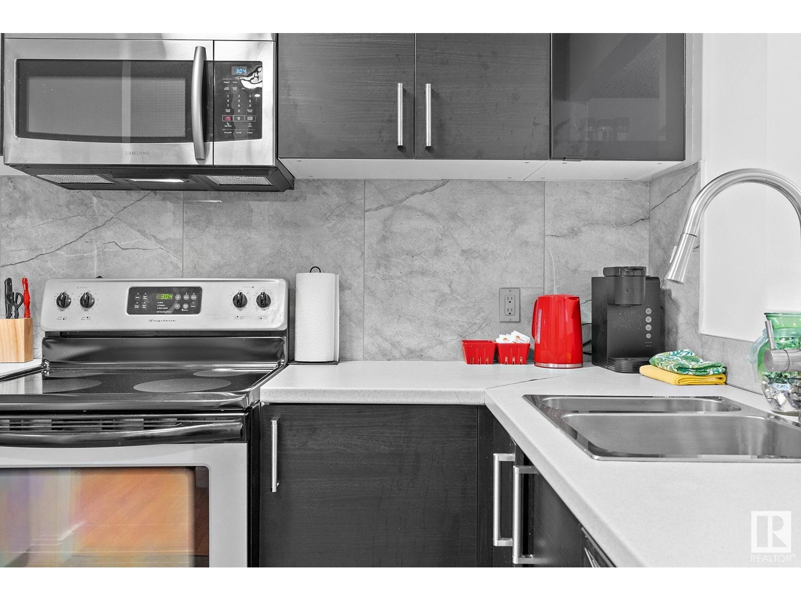 Photo 9 of 205 14916 26 St Nw, Edmonton AB