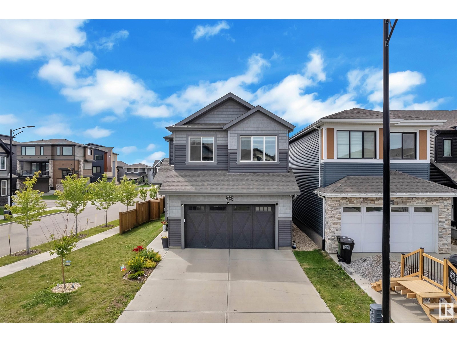 Photo 3 of 4104 Hawthorn Co Sw, Edmonton AB