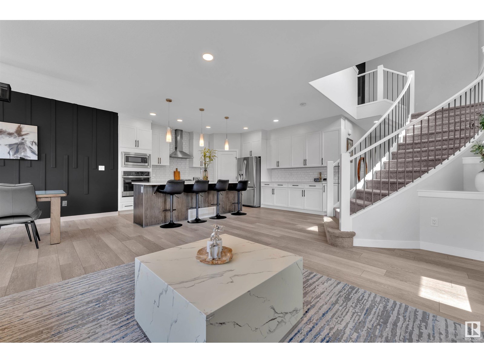 Photo 10 of 4104 Hawthorn Co Sw, Edmonton AB
