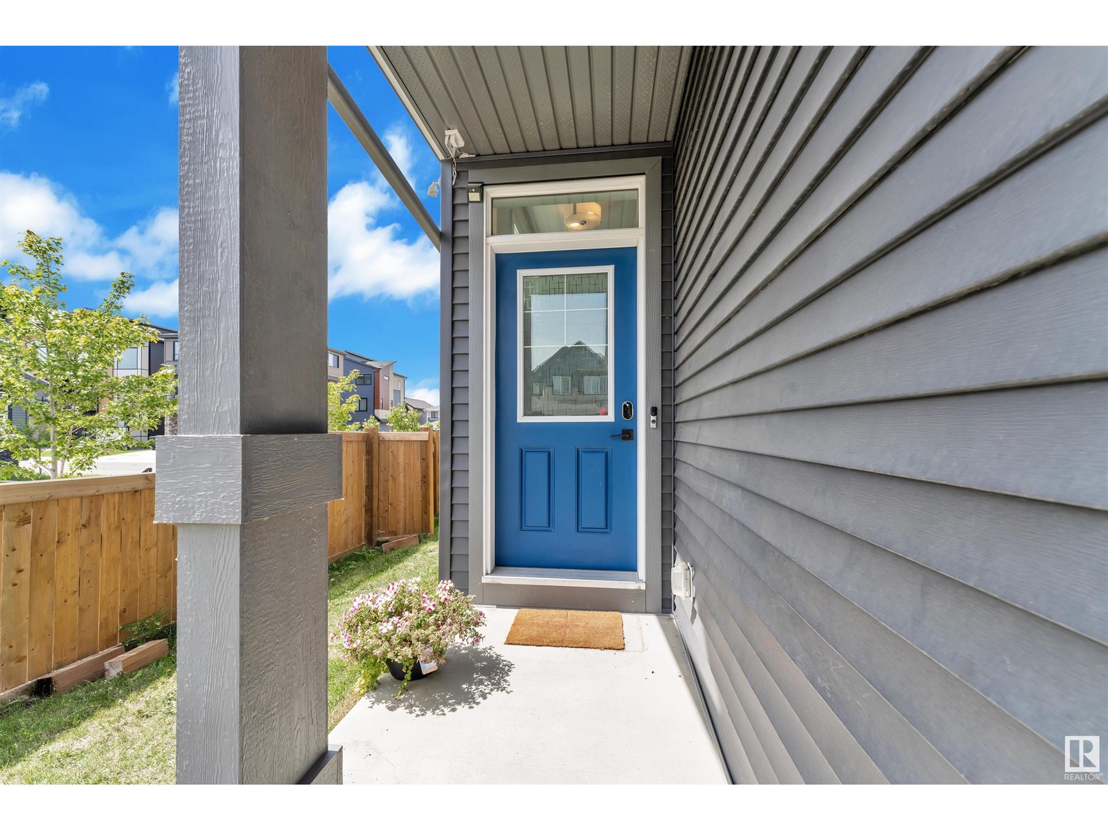 Photo 4 of 4104 Hawthorn Co Sw, Edmonton AB