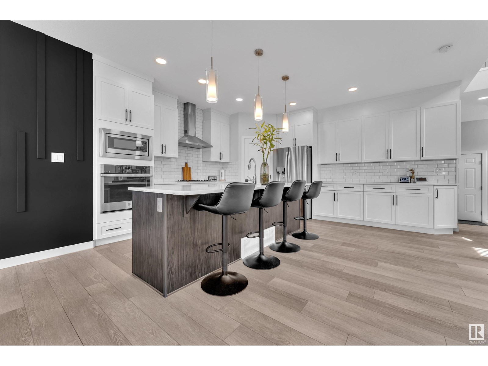 Photo 12 of 4104 Hawthorn Co Sw, Edmonton AB