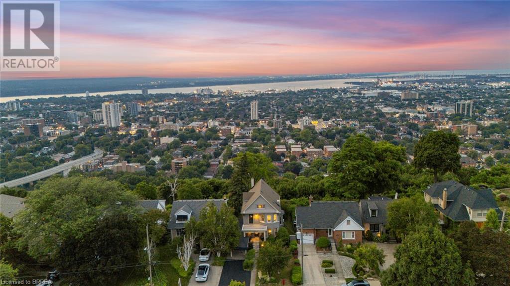 Photo 2 of 47 Mountain Park Avenue, Hamilton ON