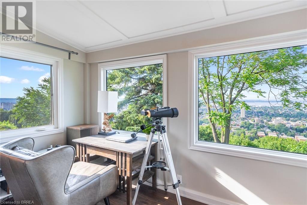 Photo 21 of 47 Mountain Park Avenue, Hamilton ON