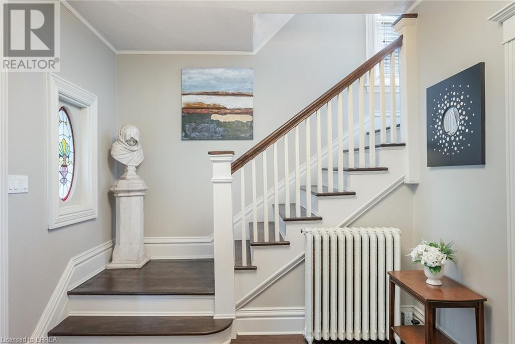 Photo 5 of 47 Mountain Park Avenue, Hamilton ON