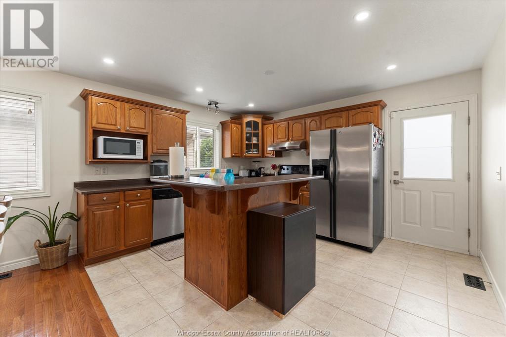Photo 11 of 4583 Brunswick Avenue, Windsor ON