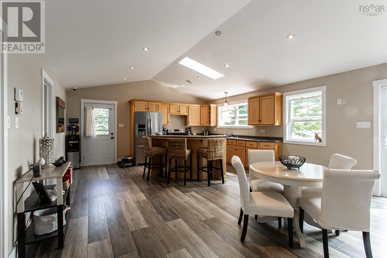 Property 18 of 27 of 4464 Old Liverpool Road