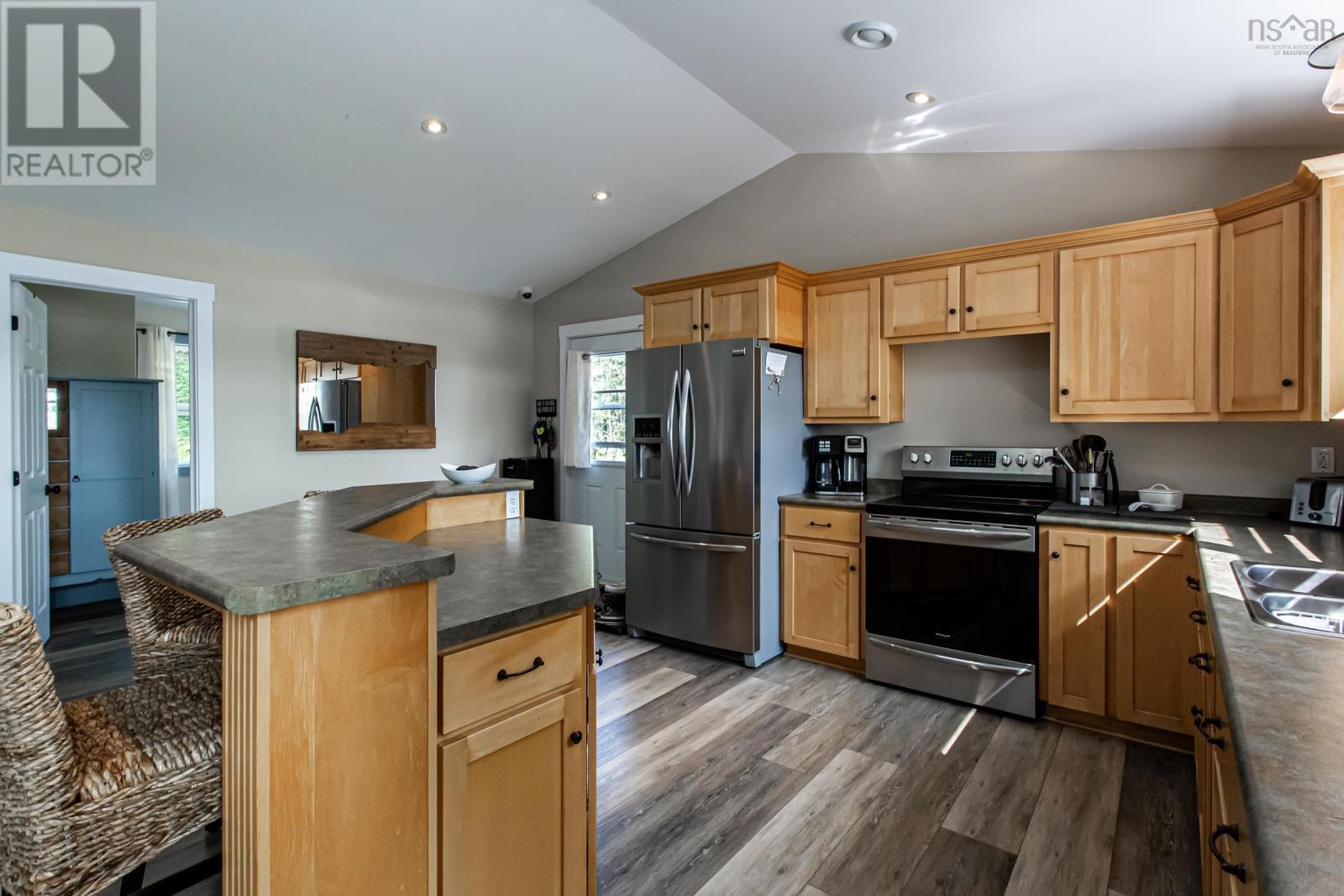 Property 21 of 27 of 4464 Old Liverpool Road