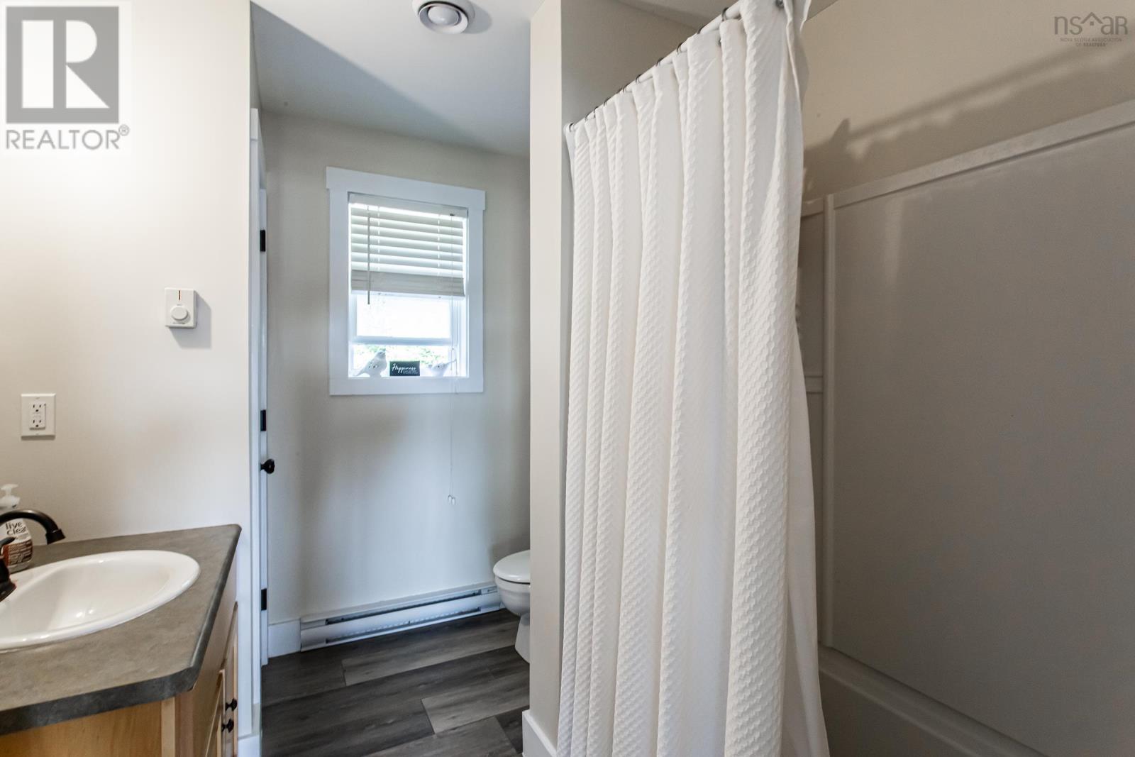 Property 25 of 27 of 4464 Old Liverpool Road