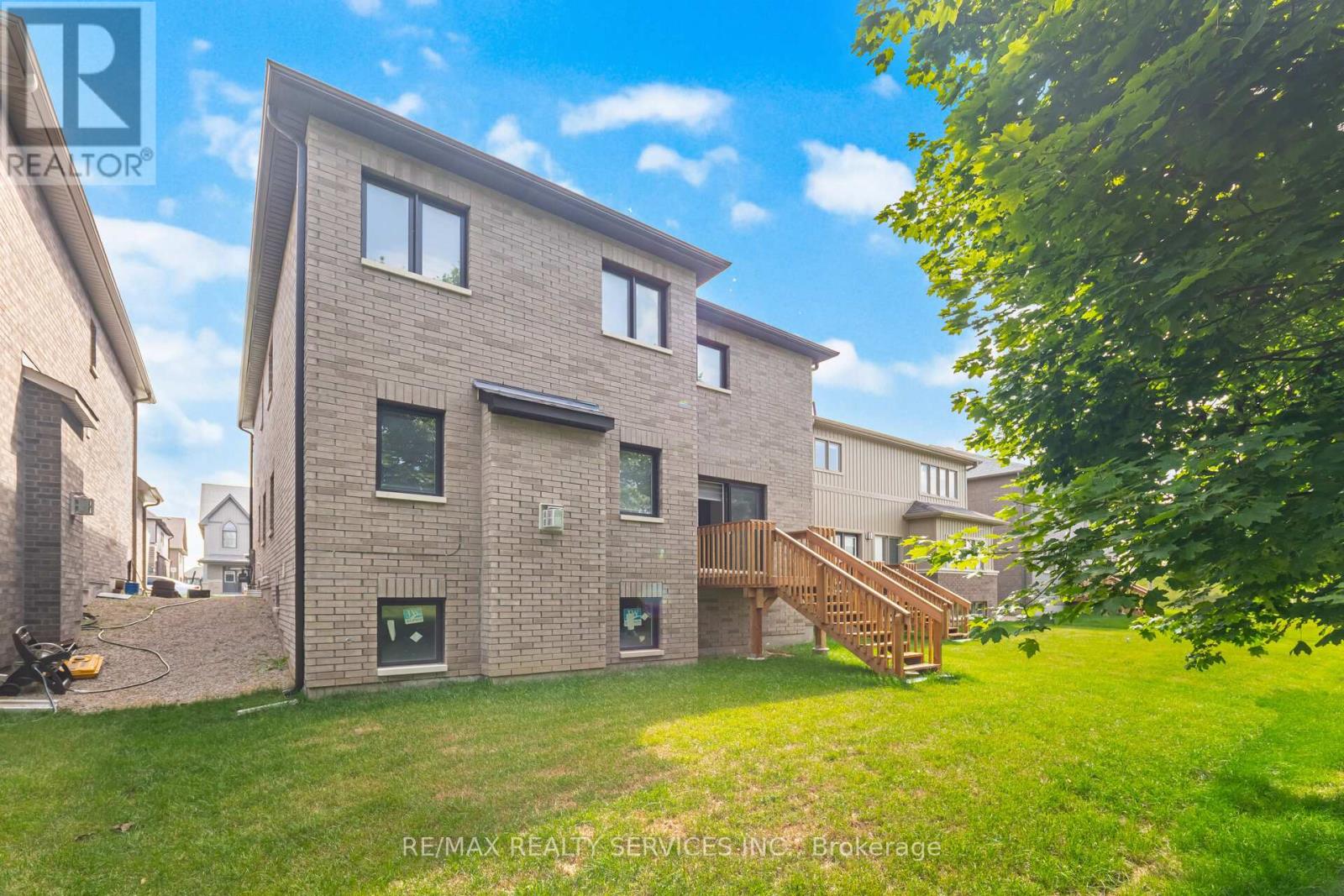 Photo 18 of 485 Adelaide Street, Wellington North ON
