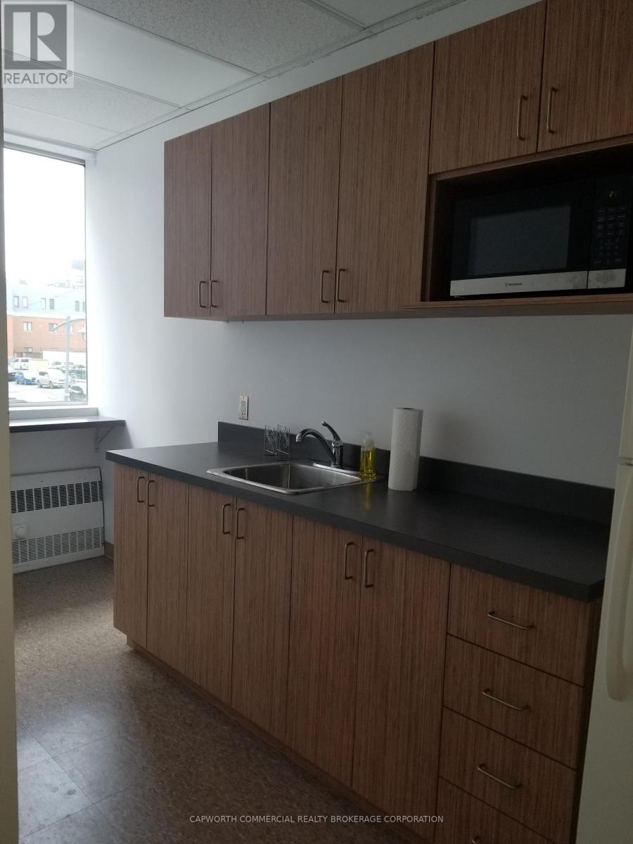 Photo 16 of 202 396 Cooper Street, Ottawa ON