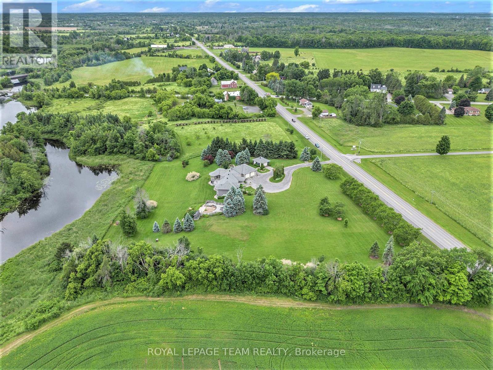 Photo 14 of 2124 Cty Rd 18 Road S, North Grenville ON