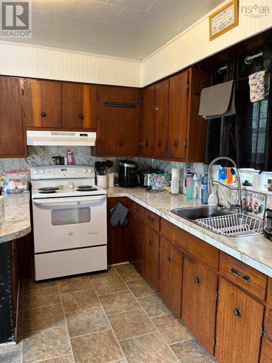Photo 16 of 2060 Queen Street, Westville NS