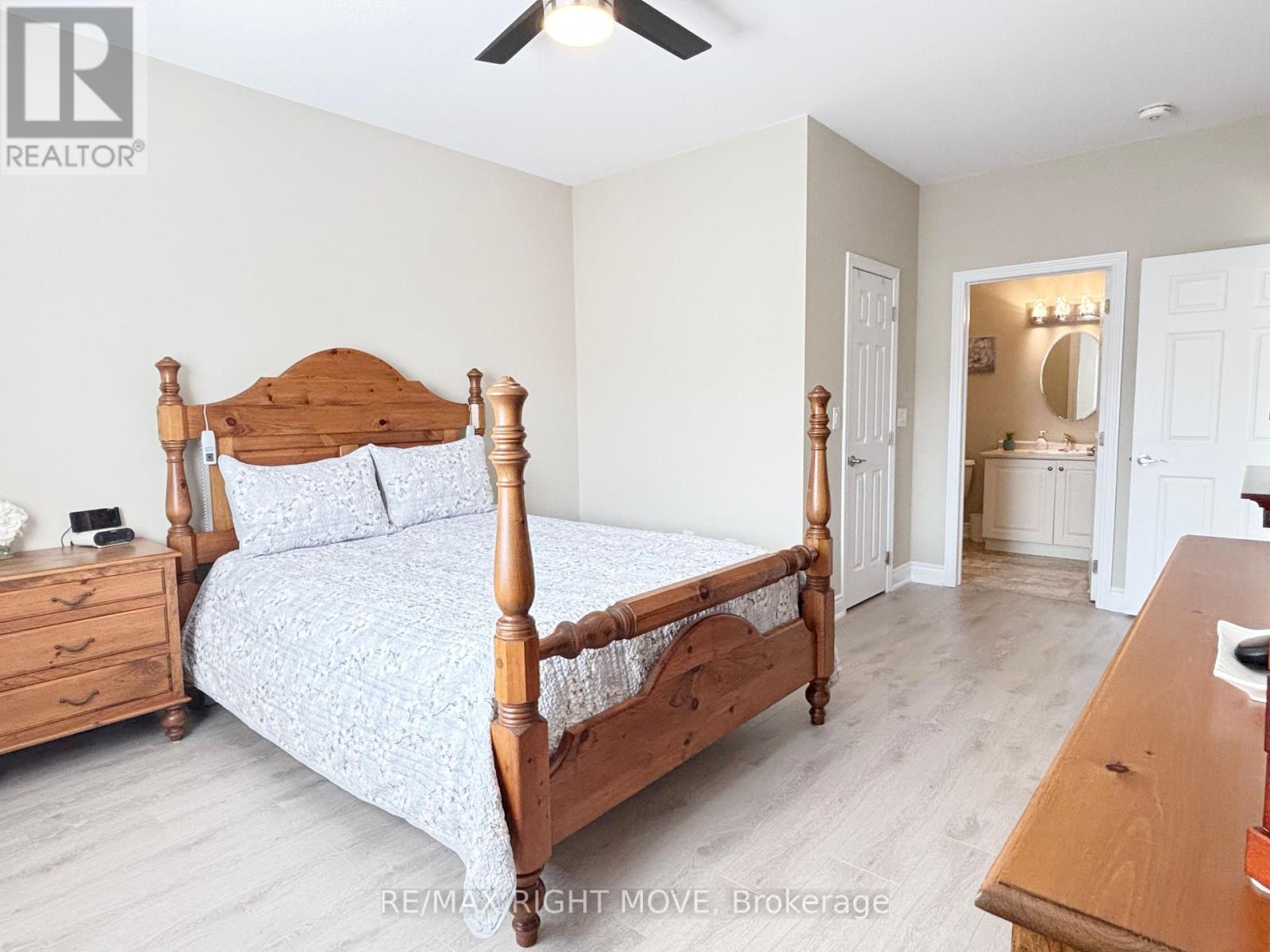 Photo 17 of 128 Lily Drive, Orillia ON