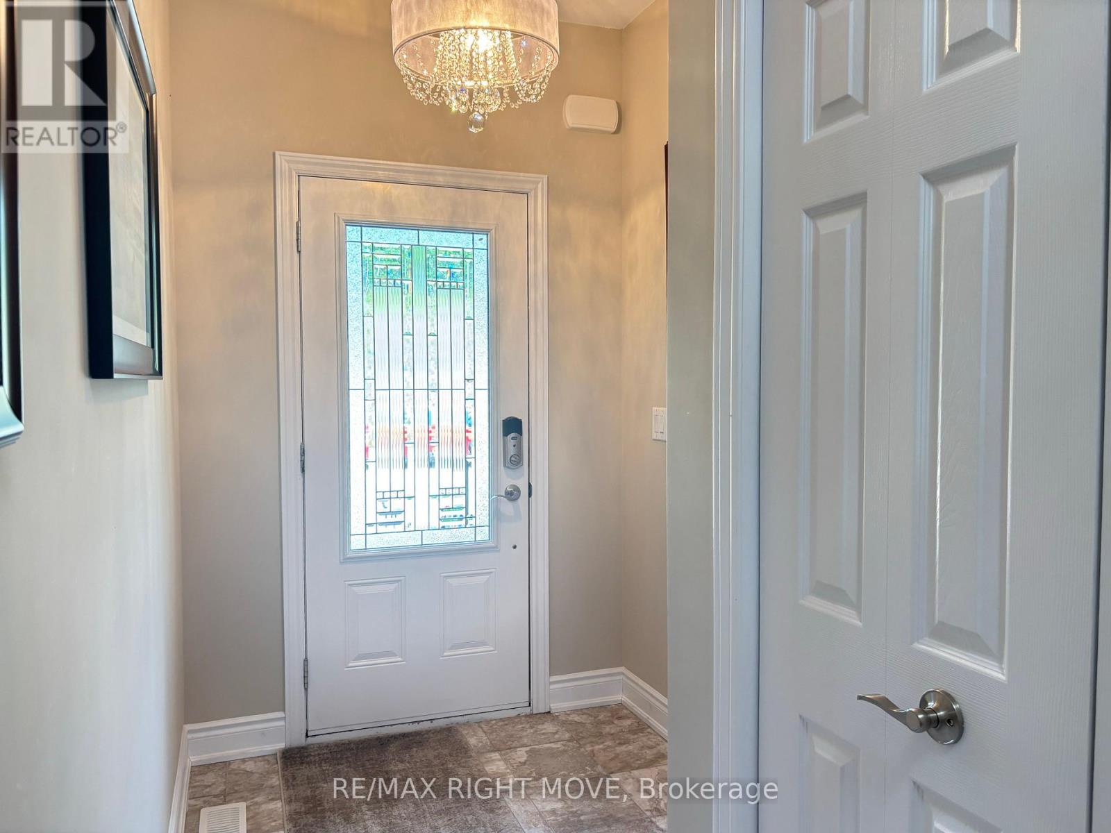 Photo 14 of 128 Lily Drive, Orillia ON