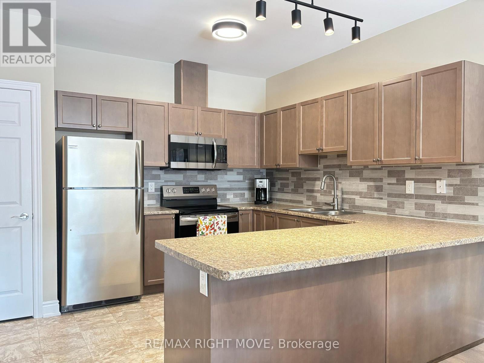 Photo 3 of 128 Lily Drive, Orillia ON