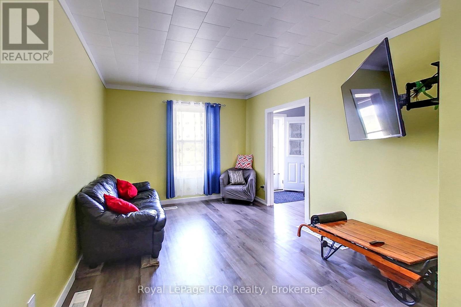 Photo 20 of 2245 3rd Avenue E, Owen Sound ON