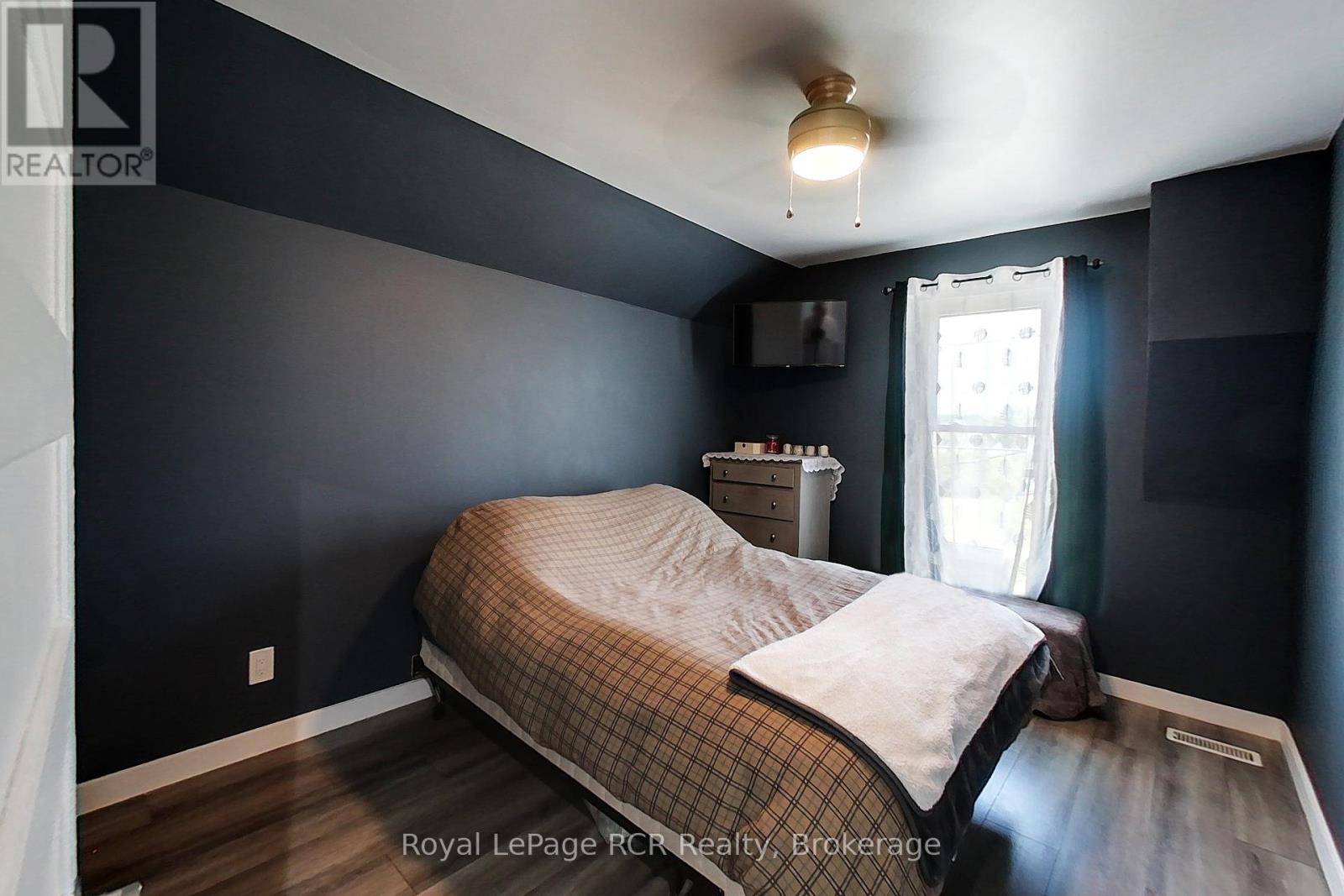 Photo 28 of 2245 3rd Avenue E, Owen Sound ON