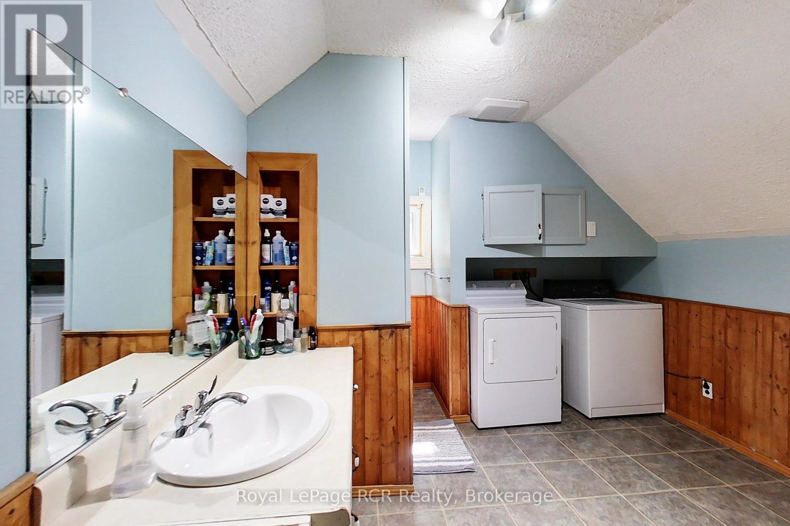 Photo 24 of 2245 3rd Avenue E, Owen Sound ON