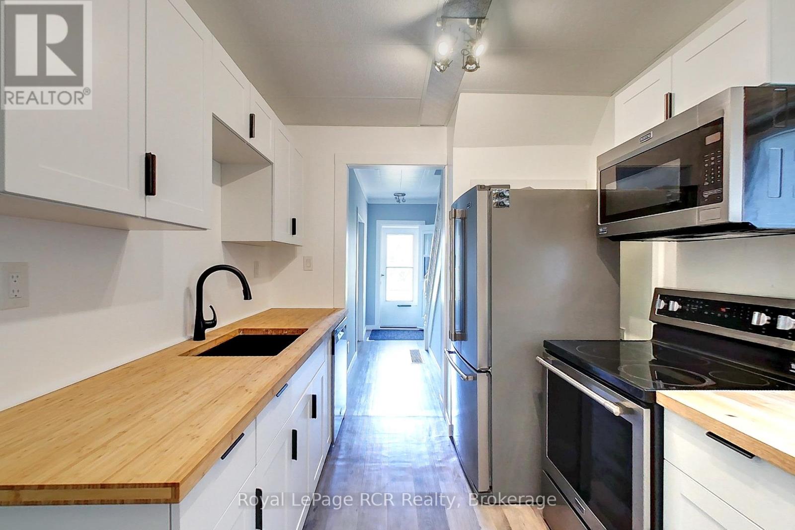 Photo 9 of 2245 3rd Avenue E, Owen Sound ON