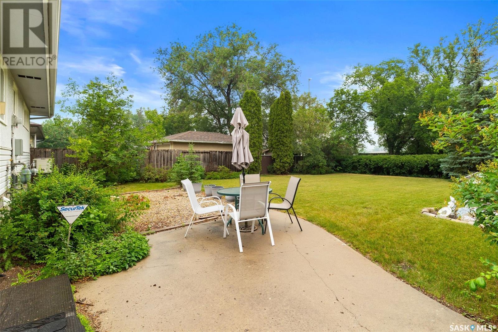 Photo 15 of 14 Hammond Road, Regina SK