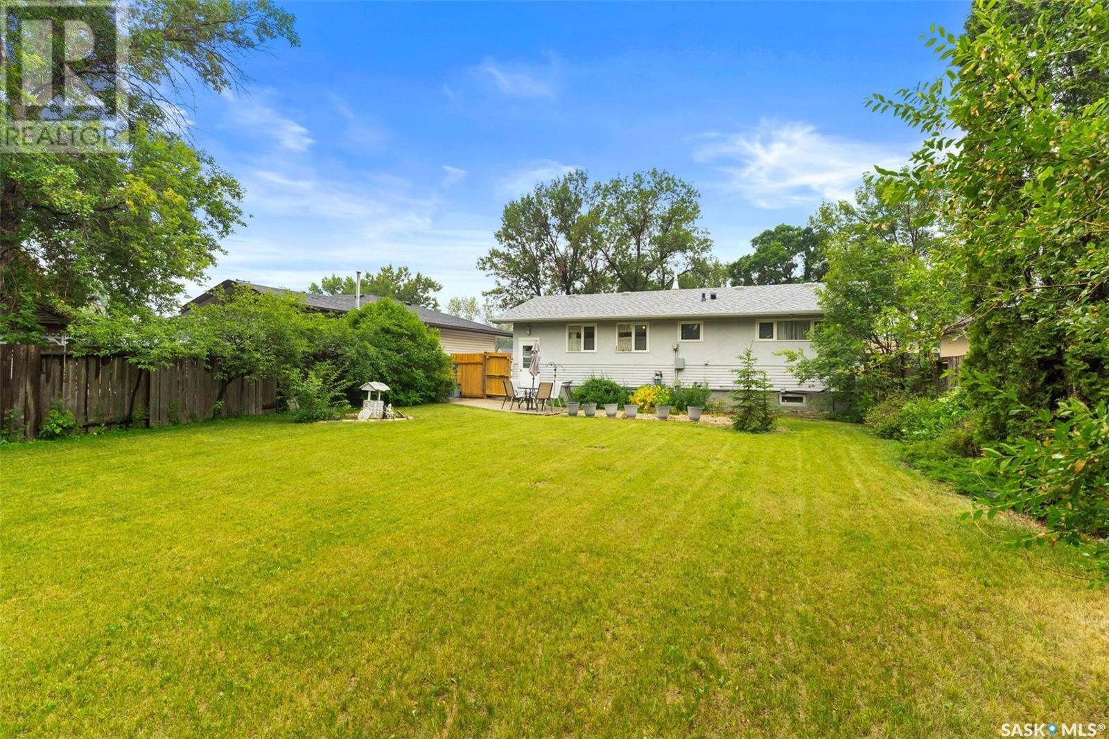 Photo 2 of 14 Hammond Road, Regina SK