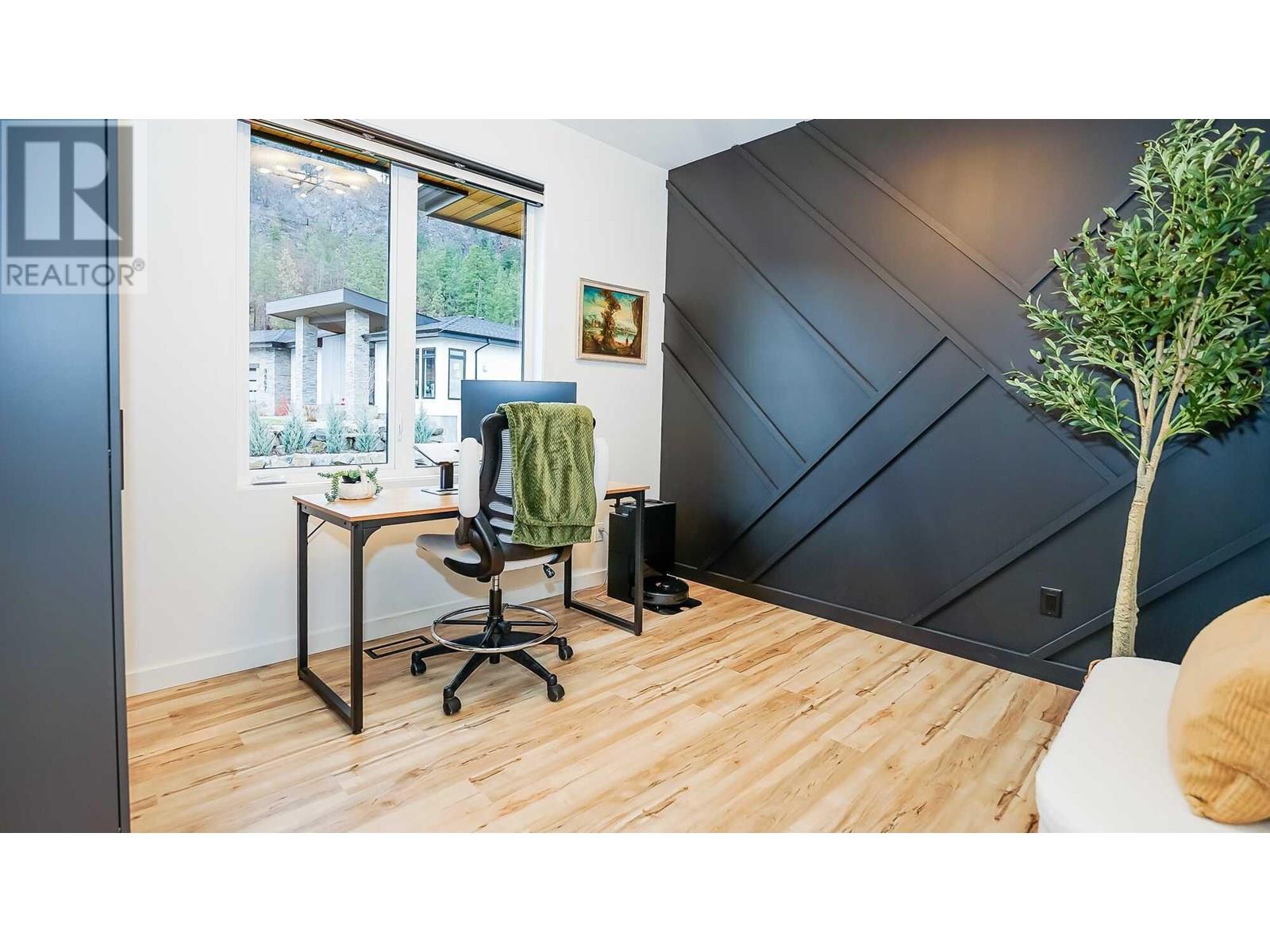  9499 Ledgestone Road, Lake Country