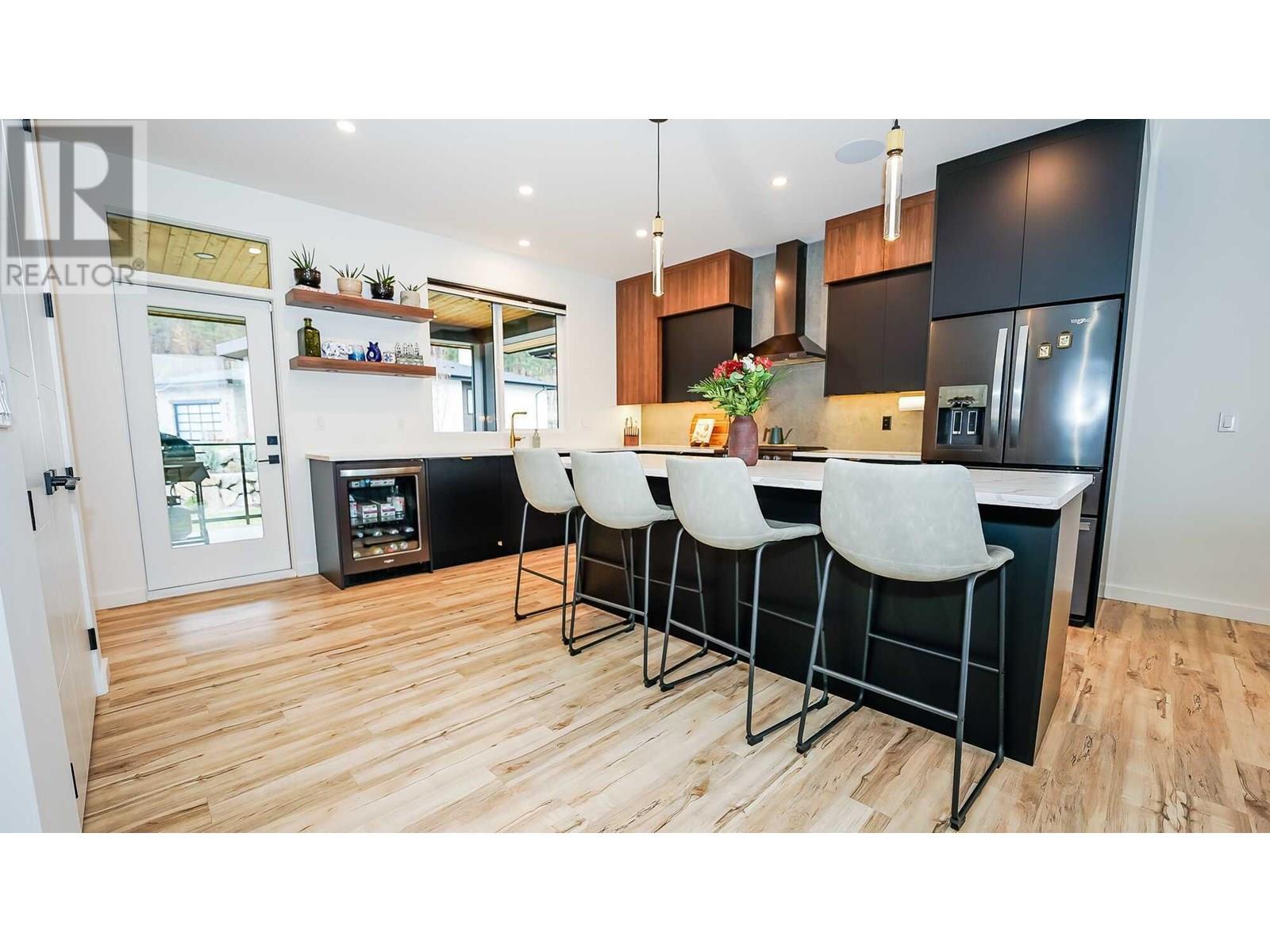  9499 Ledgestone Road, Lake Country