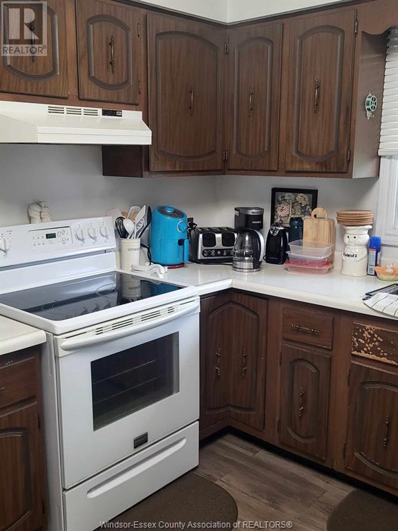 Photo 12 of 310 Martin Lane, Lasalle ON