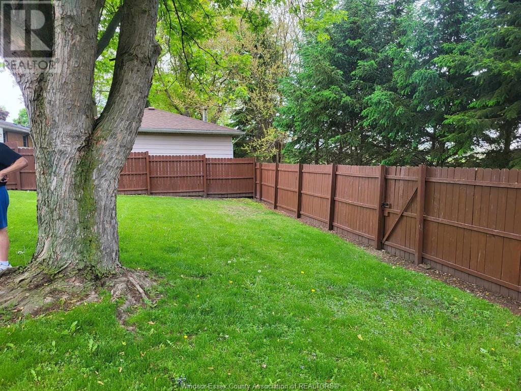 Photo 6 of 310 Martin Lane, Lasalle ON