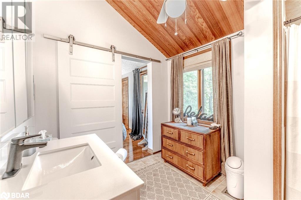 Photo 26 of 49 Hemlock Dr, Kawartha Lakes ON
