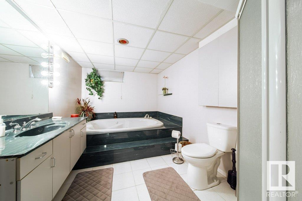 Photo 27 of 15629 83 Av Nw, Edmonton AB