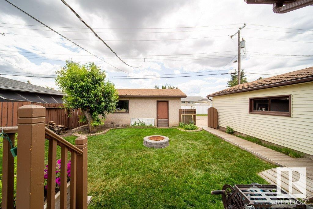 Photo 12 of 15629 83 Av Nw, Edmonton AB