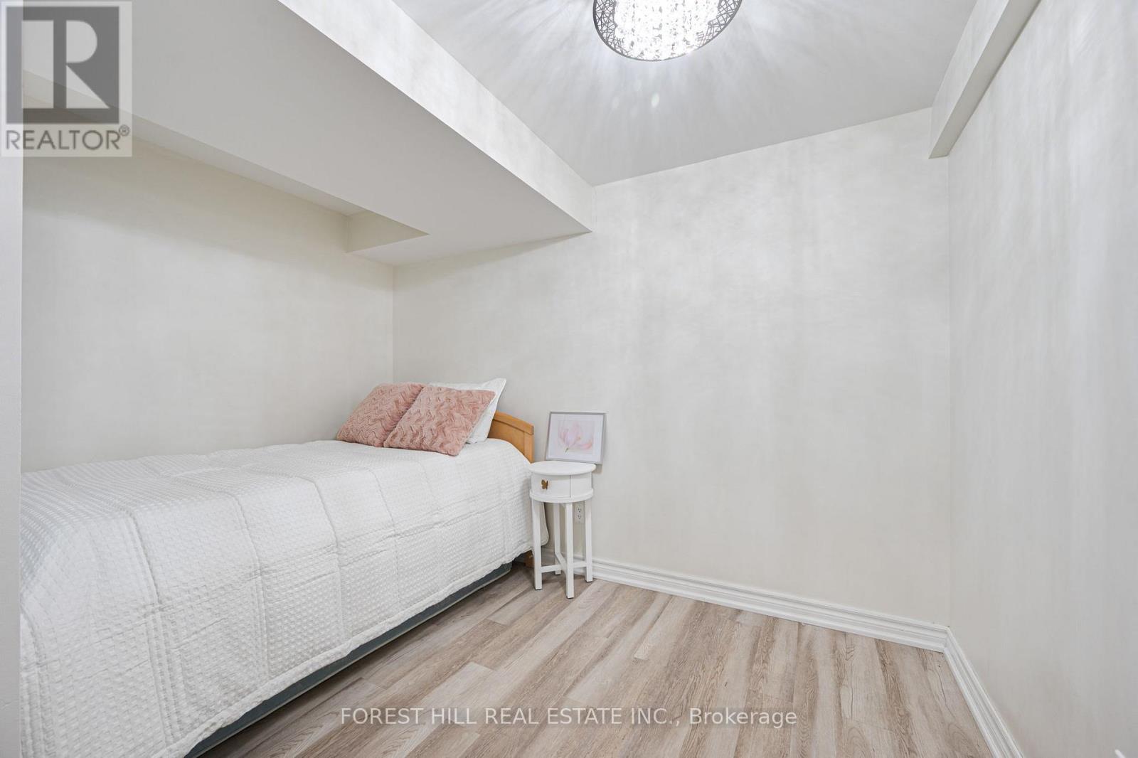 Single Family House for Sale in  APPLE BLOSSOM DRIVE Vaughan (Patterson) 
