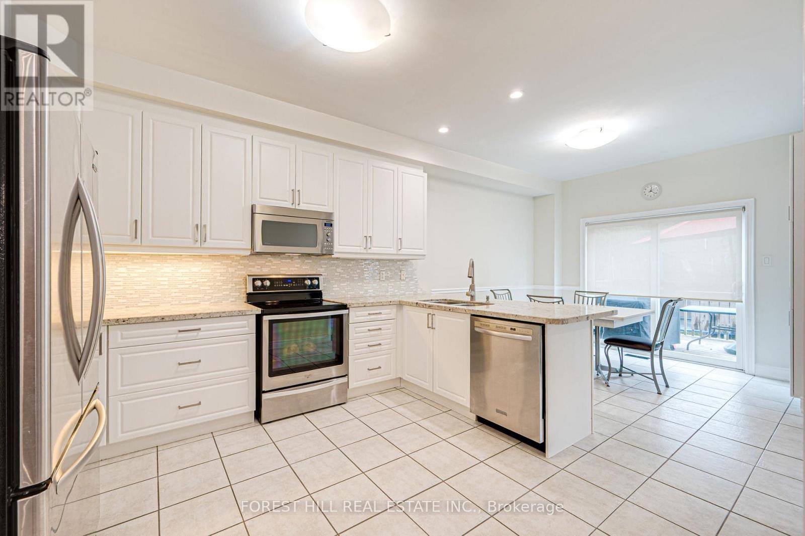 Single Family House for Sale in  APPLE BLOSSOM DRIVE Vaughan (Patterson) 