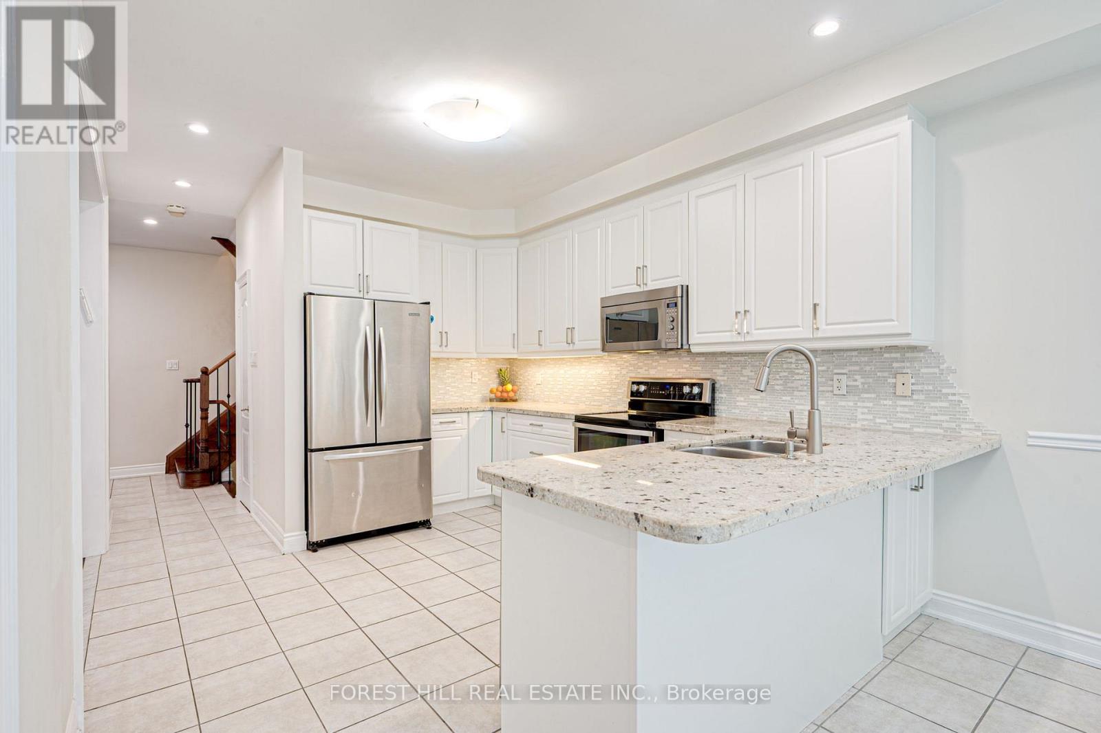 Single Family House for Sale in  APPLE BLOSSOM DRIVE Vaughan (Patterson) 