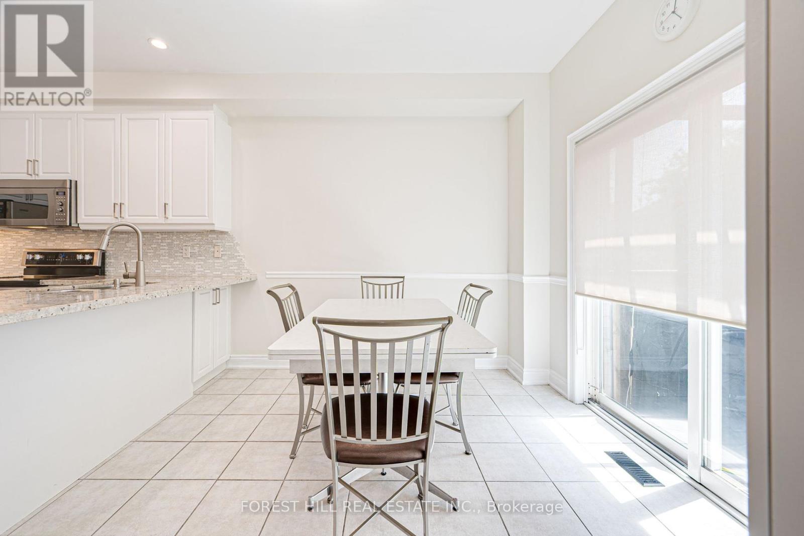 Single Family House for Sale in  APPLE BLOSSOM DRIVE Vaughan (Patterson) 