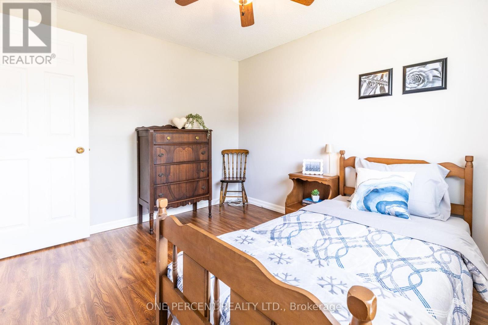 Photo 29 of 41 Damsel Circle, Georgina ON