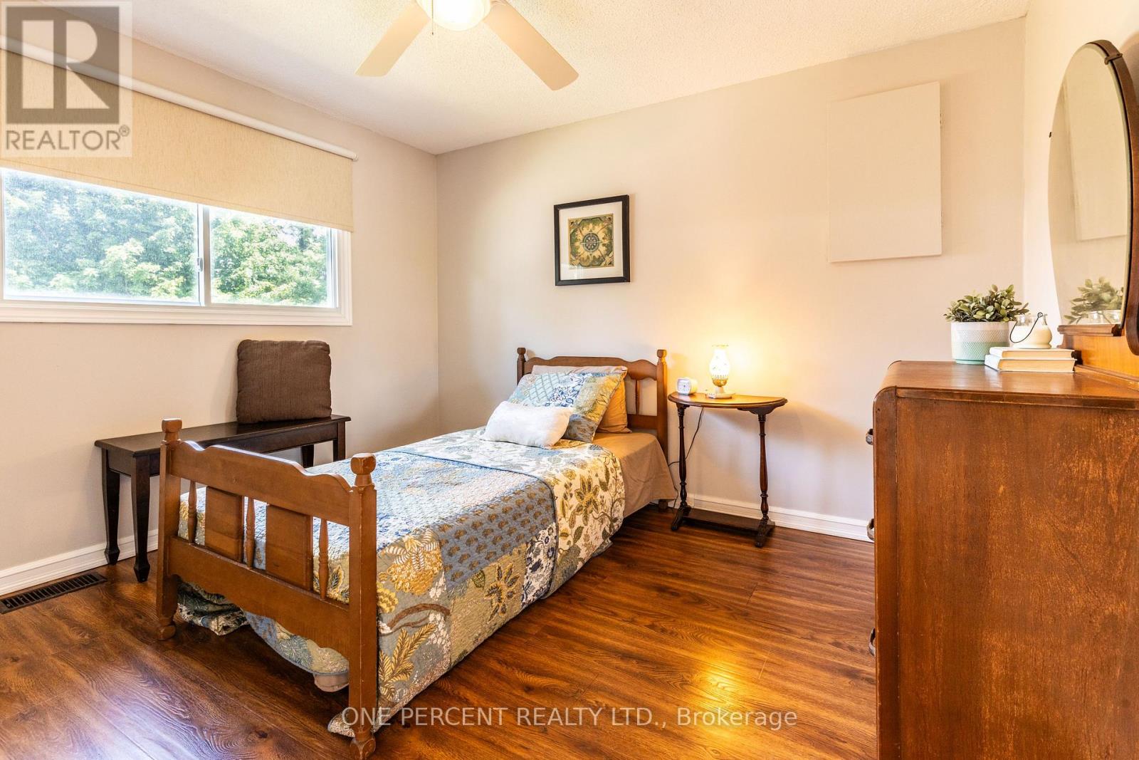 Photo 30 of 41 Damsel Circle, Georgina ON