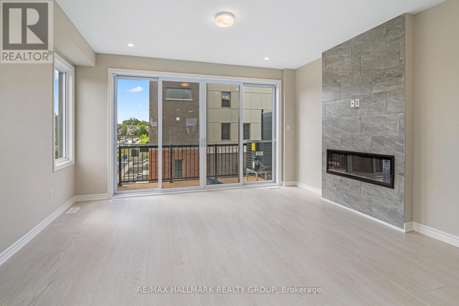 https://ddfcdn.realtor.ca/listing/TS638880819026070000/reb76/highres/4/x12282304_7.jpg